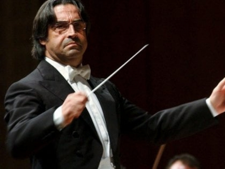 Riccardo Muti inaugura il Napoli Teatro Festival