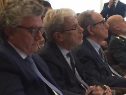 L'assessore Lepore con i ministri Padoan e De Vincenti al 7° Rapporto SRM 