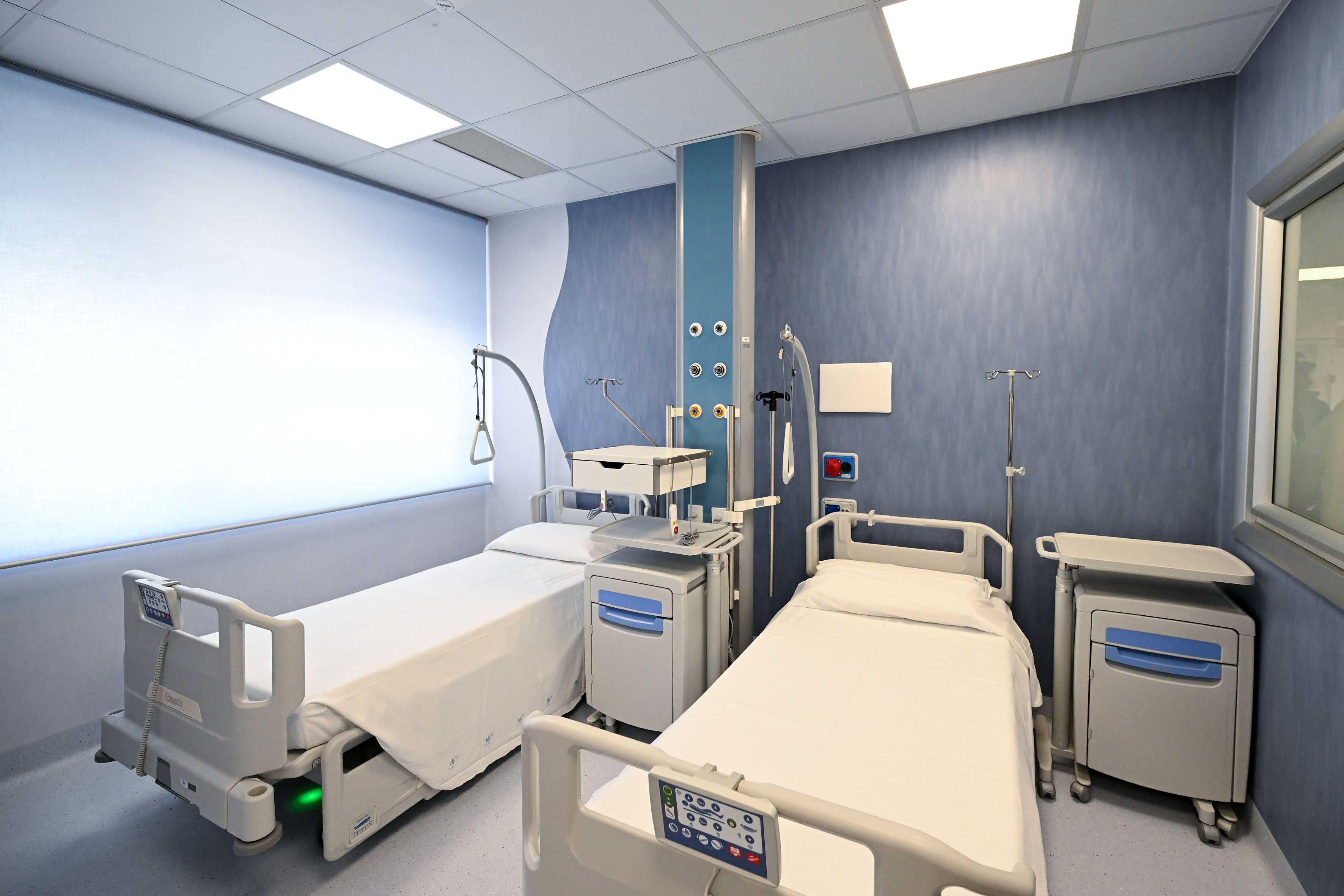 De Luca partecipa all'inaugurazione di nuovi reparti al presidio ospedaliero CTO