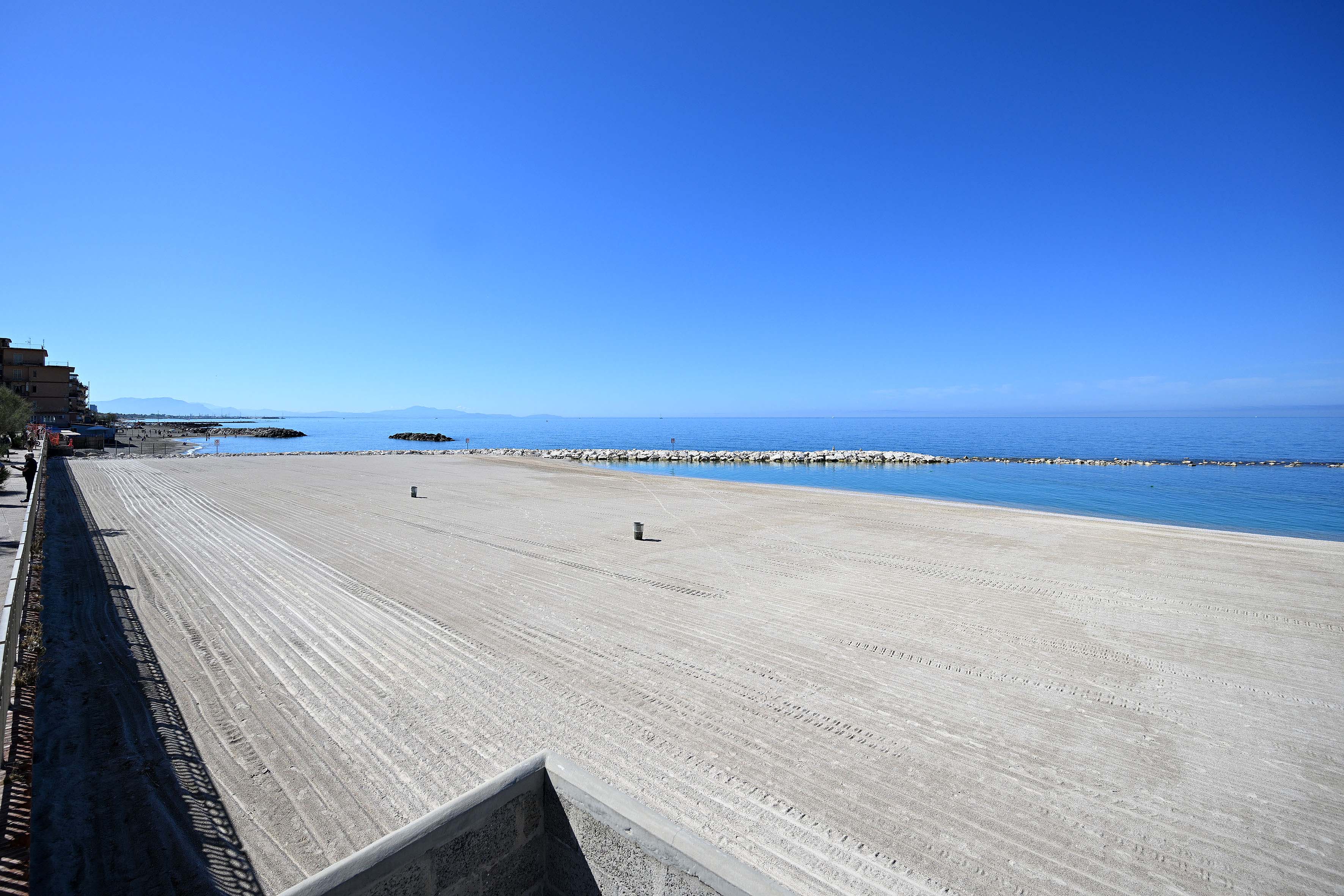 de_luca-nuove_spiagge_salerno