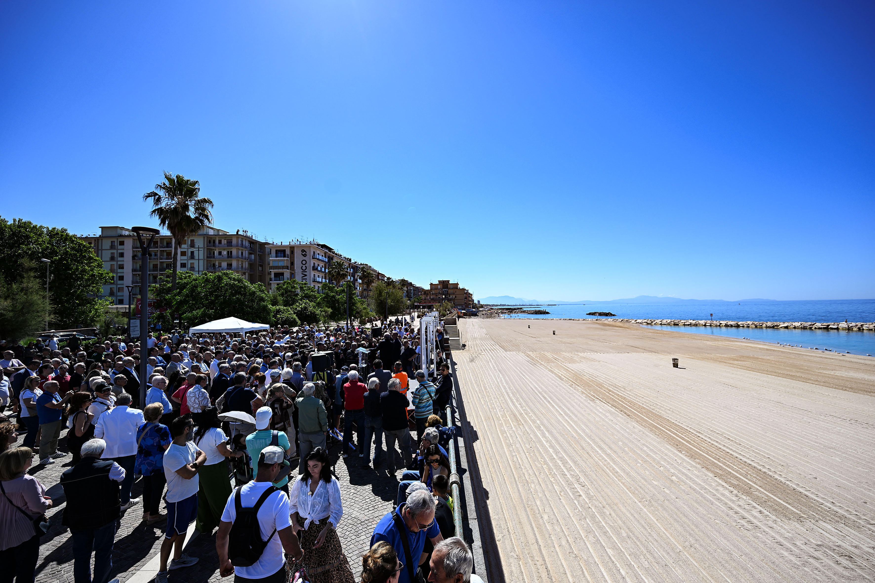 de_luca-nuove_spiagge_salerno