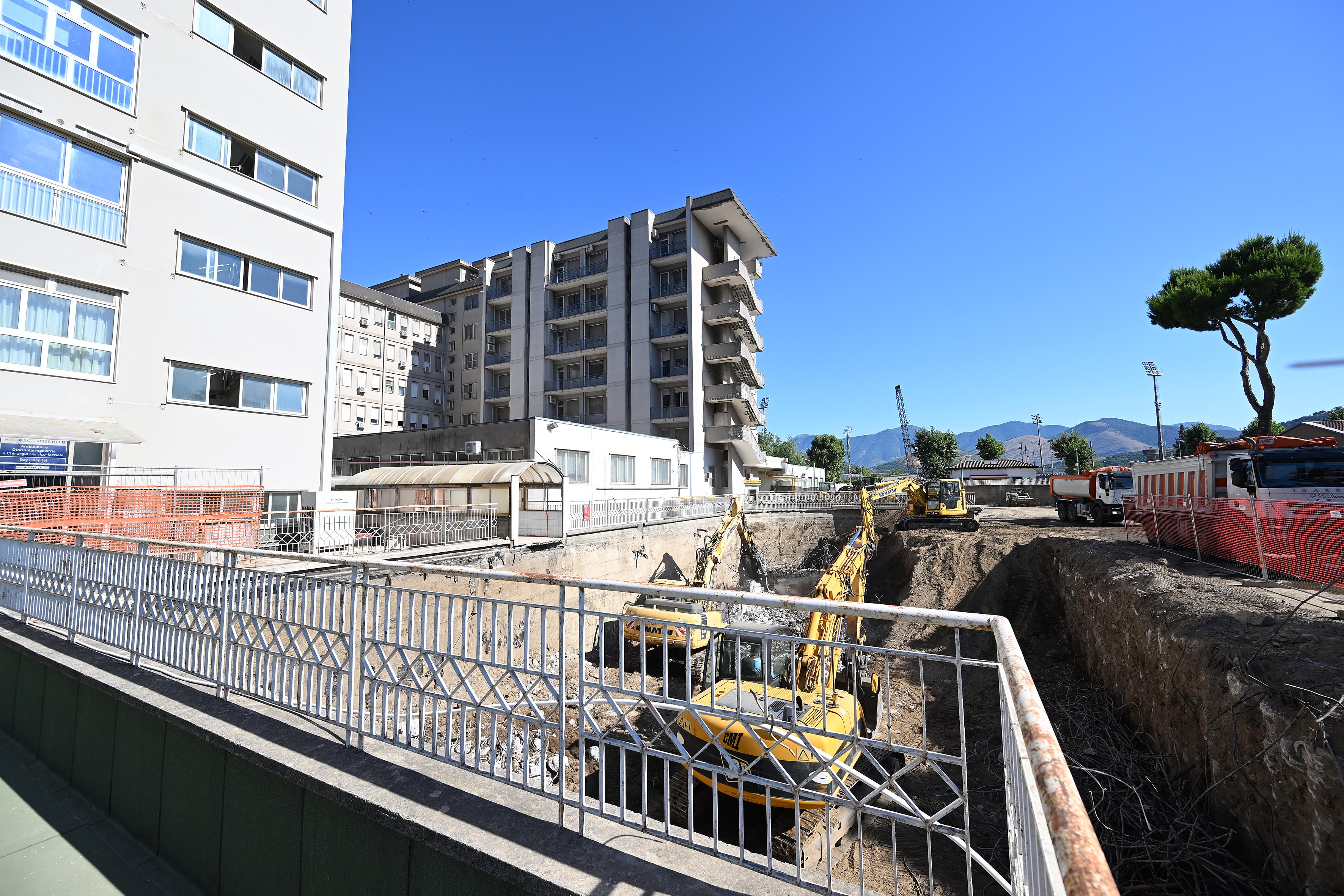 de_luca-cantiere_ospedale_nocera