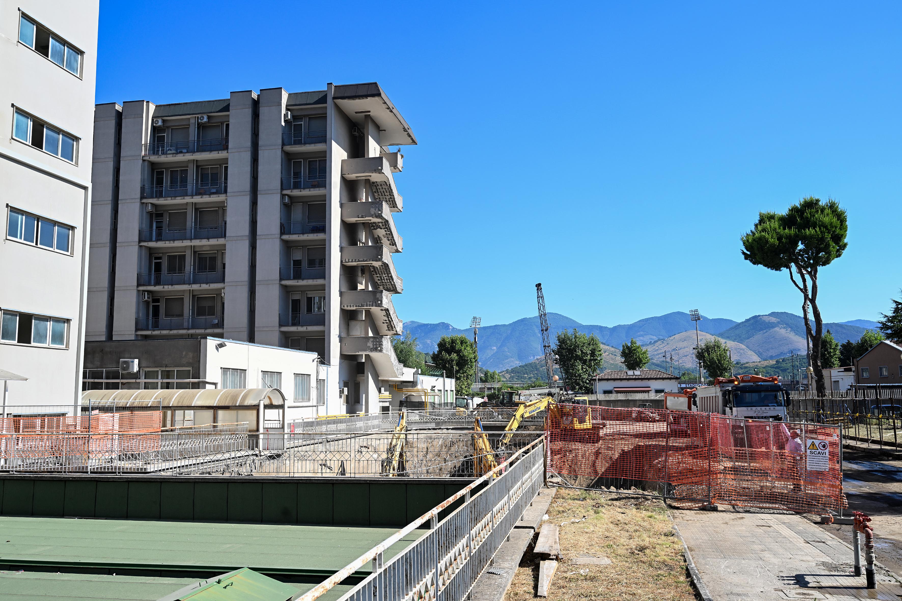 de_luca-cantiere_ospedale_nocera