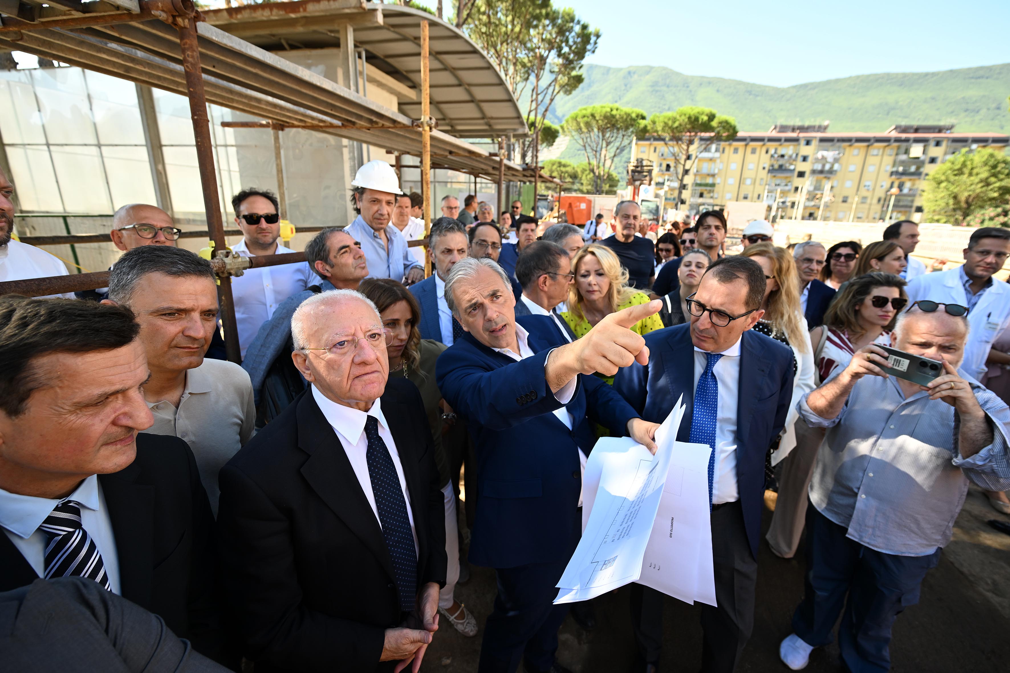 de_luca-cantiere_ospedale_nocera