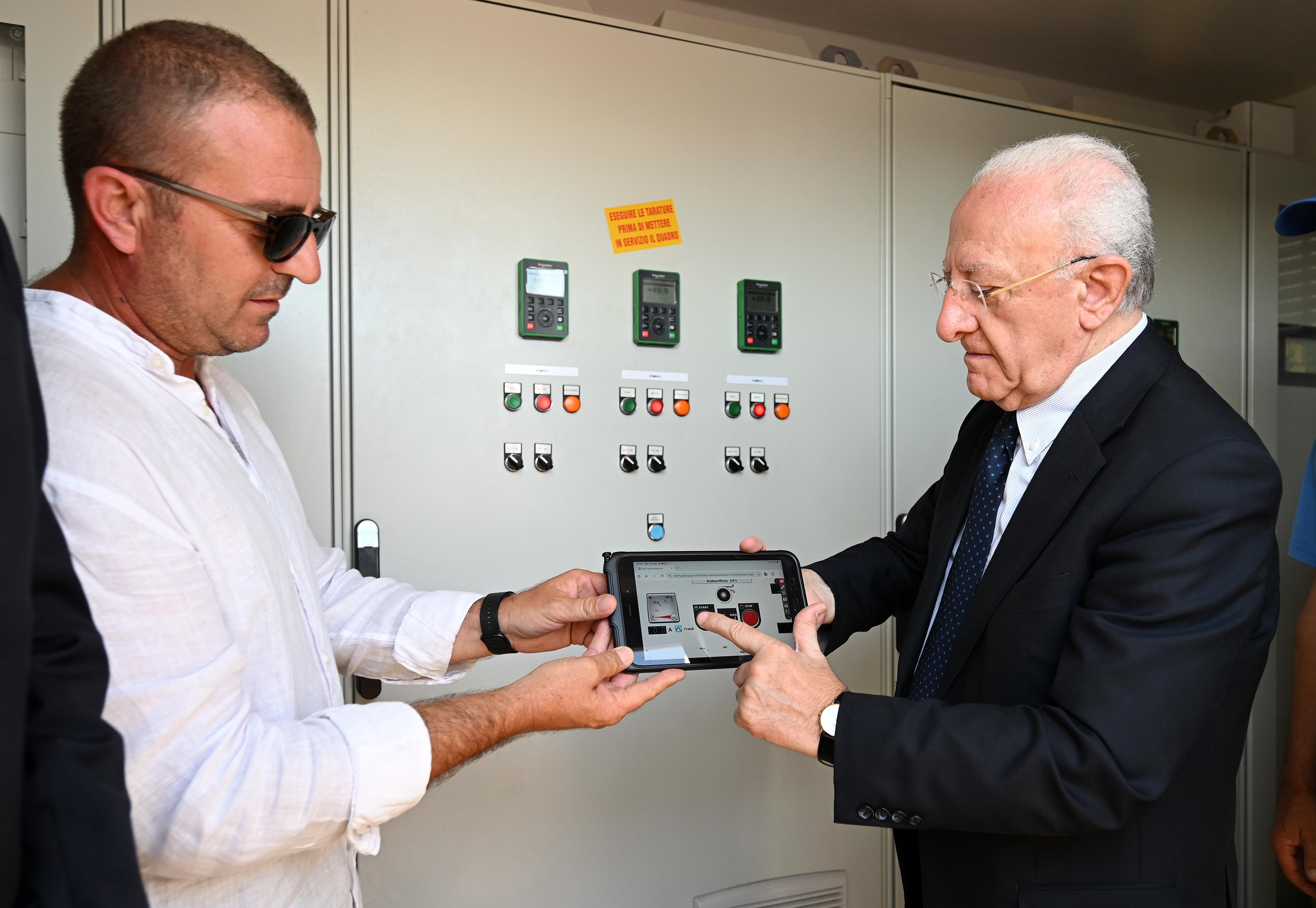 De Luca alla presentazione delle opere di completamento dell'impianto fognario di scafati