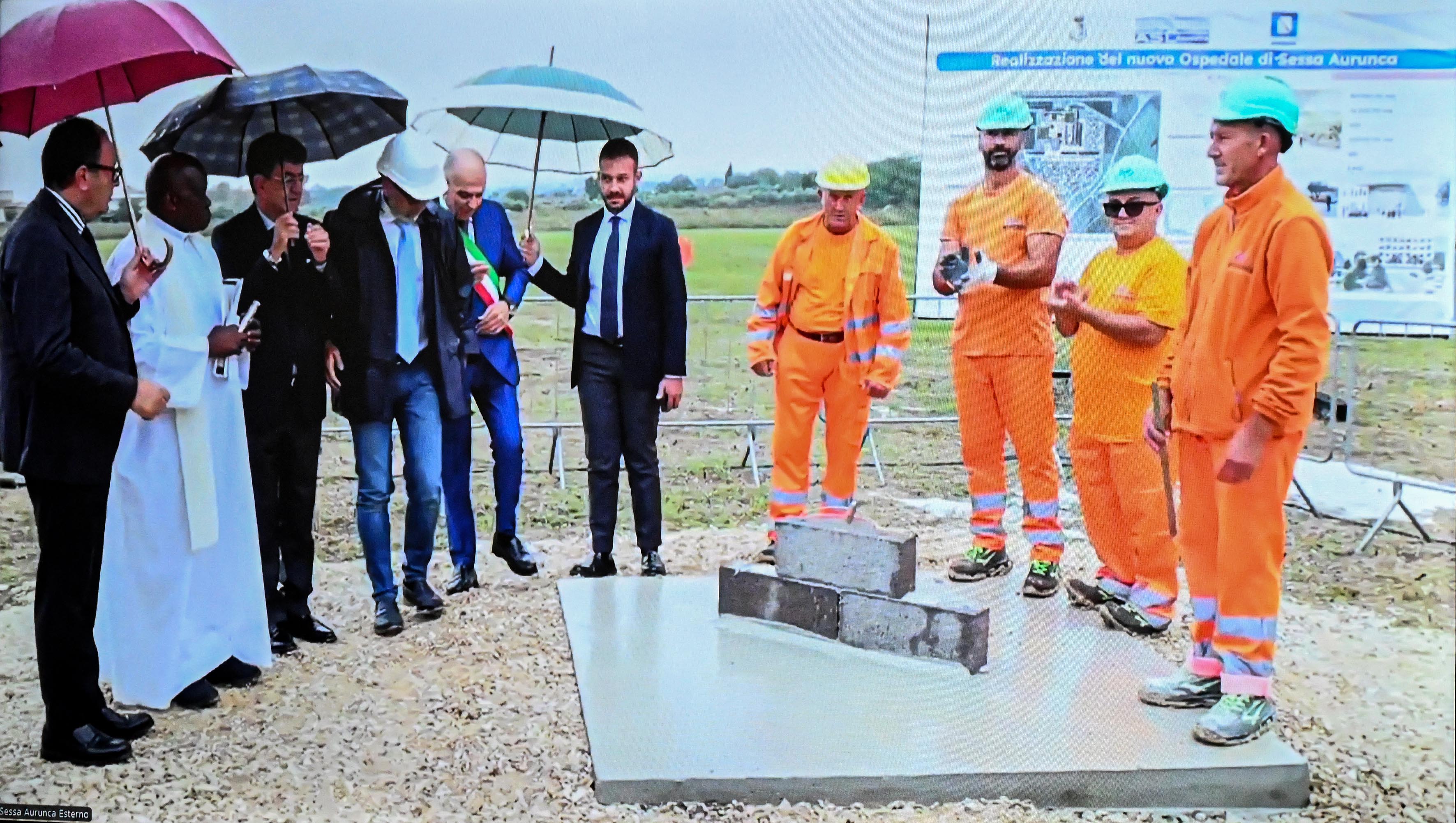 de_luca-ospedale_sessa_aurunca-