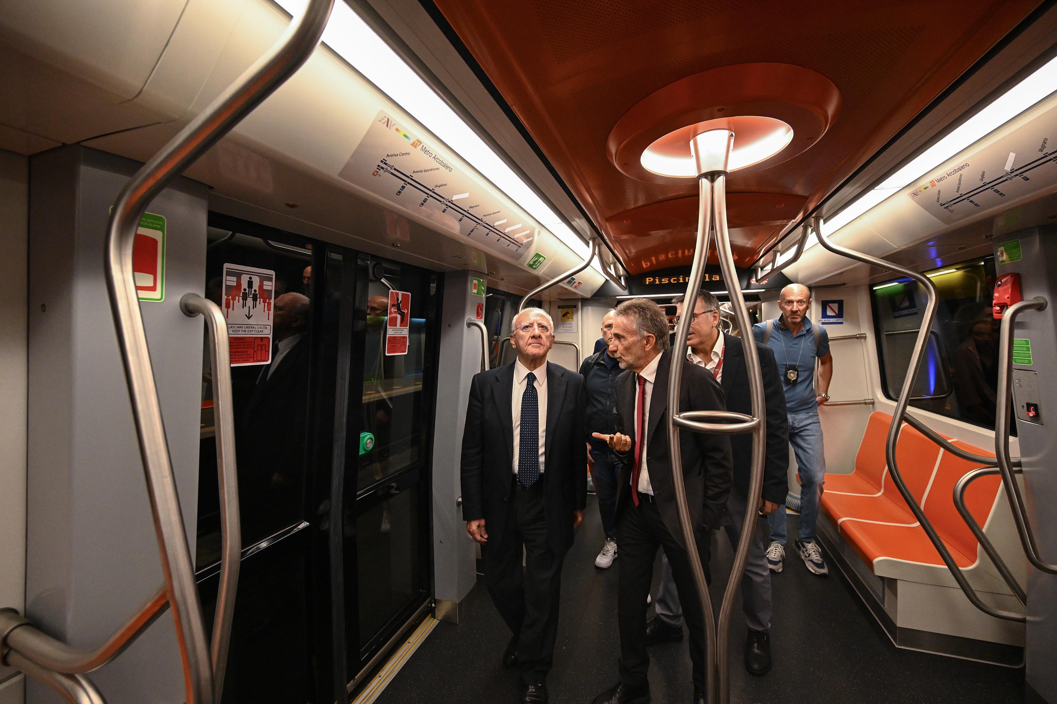 Presentazione del nuovo treno per la tratta Eav Aversa-Piscinola Scampia