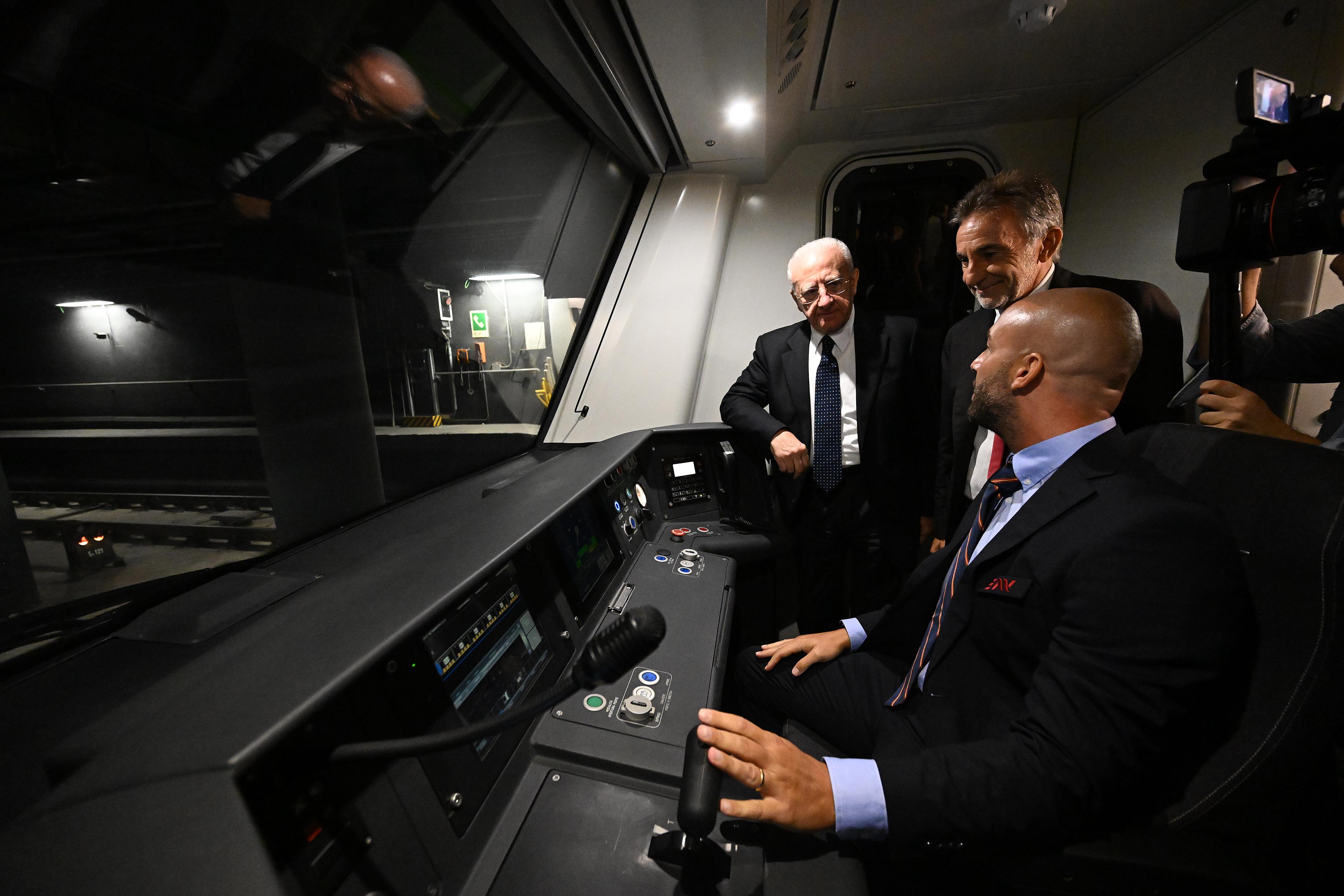 Presentazione del nuovo treno per la tratta Eav Aversa-Piscinola Scampia