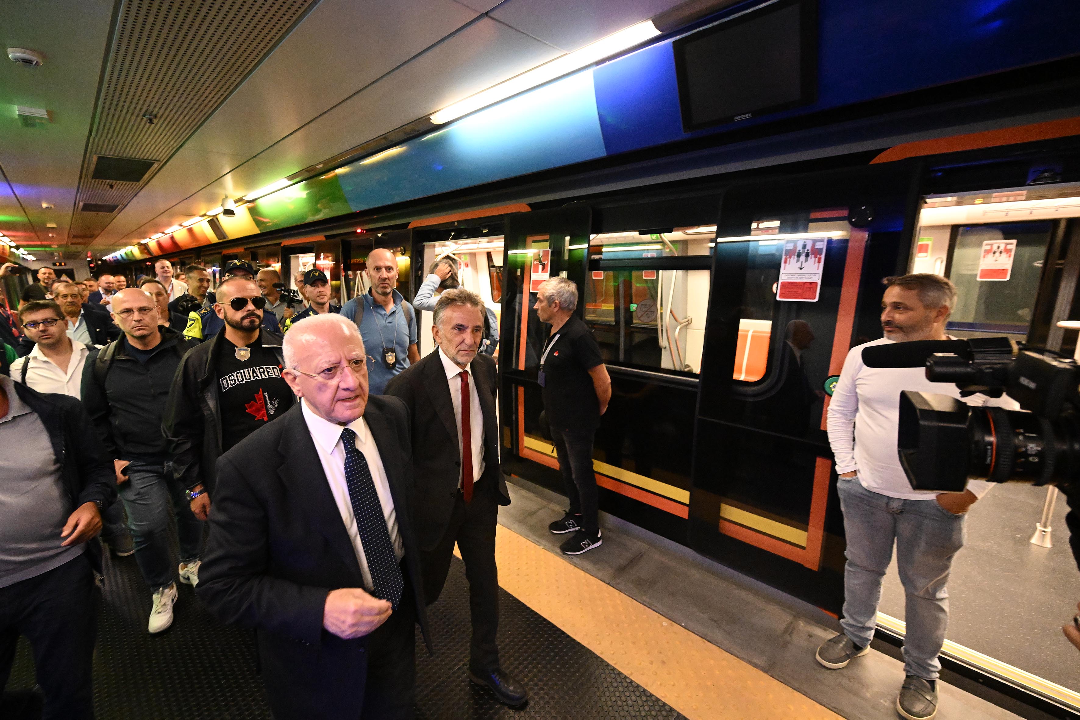 Presentazione del nuovo treno per la tratta Eav Aversa-Piscinola Scampia