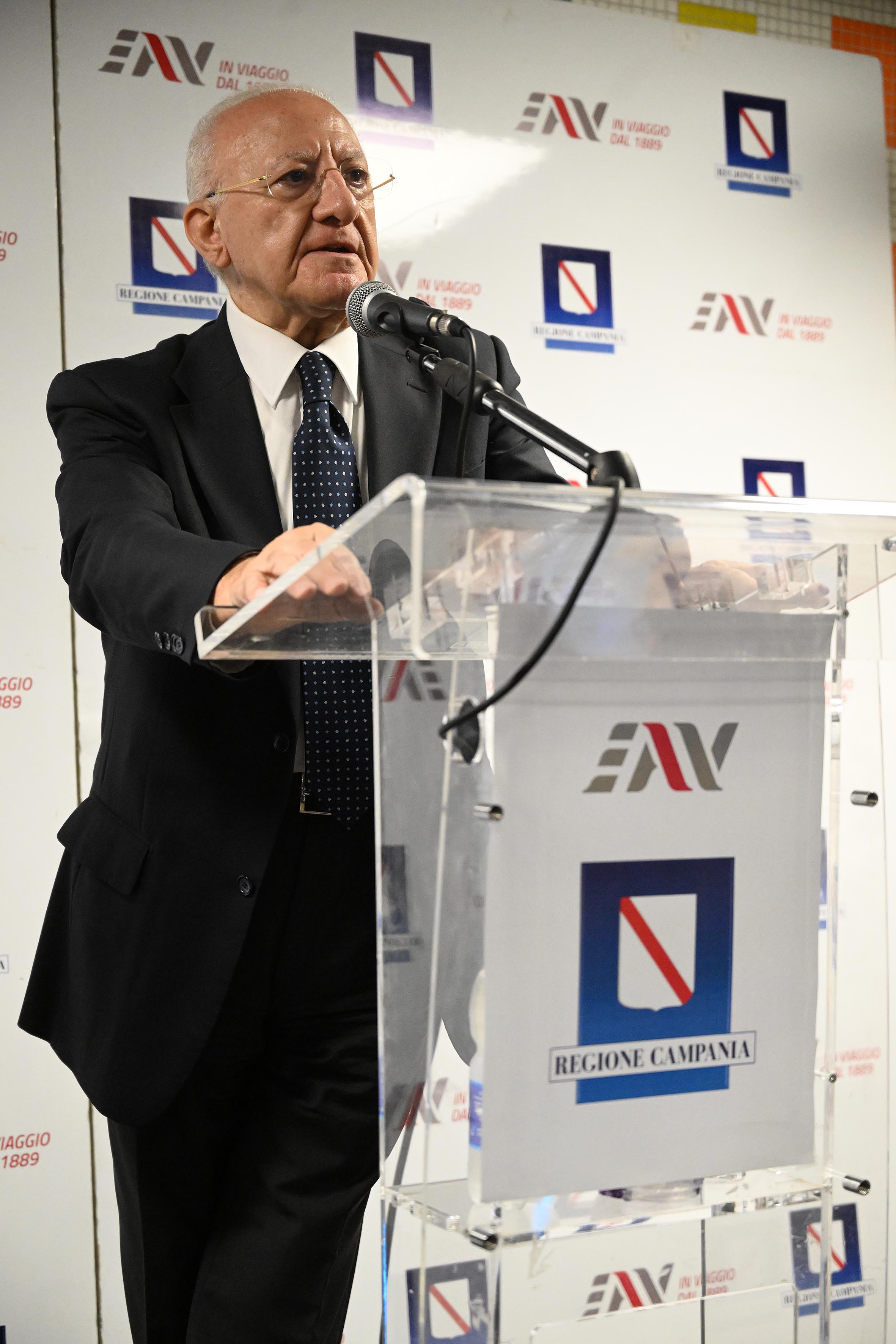 Presentazione del nuovo treno per la tratta Eav Aversa-Piscinola Scampia