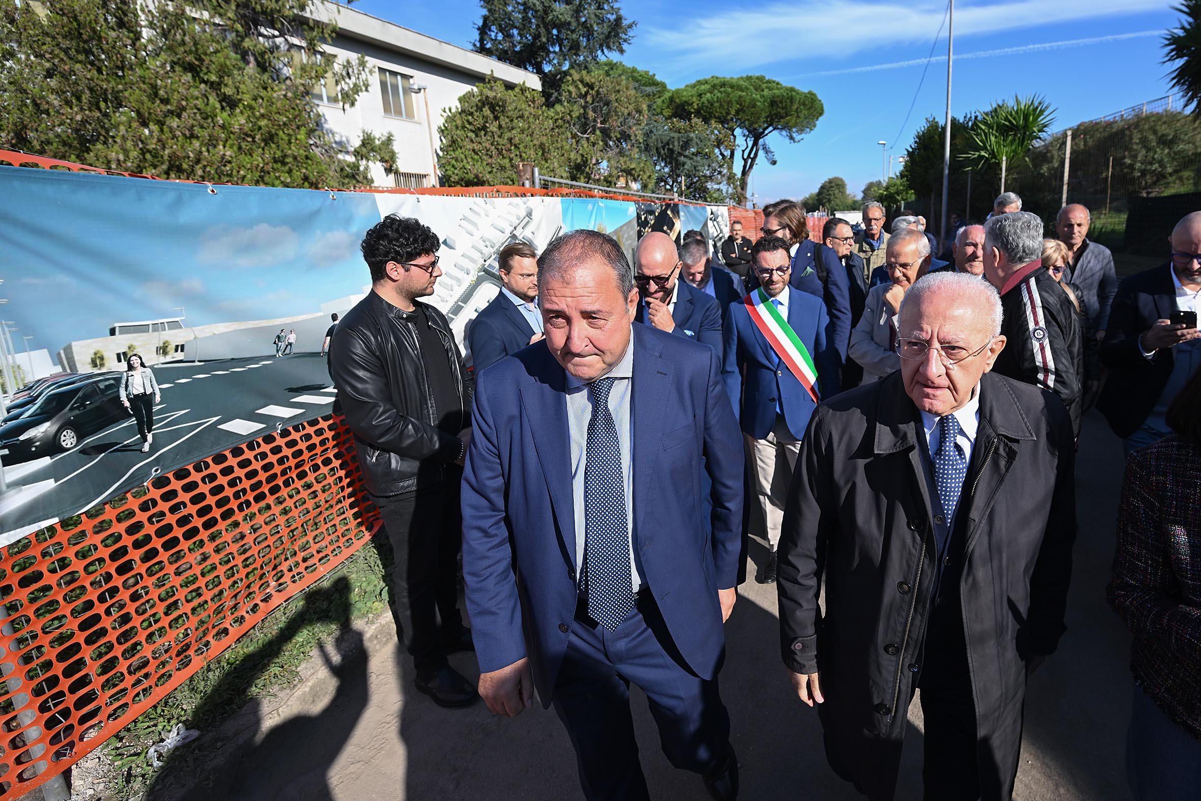 de_luca-cantiere_casa_comunit_pomigliano