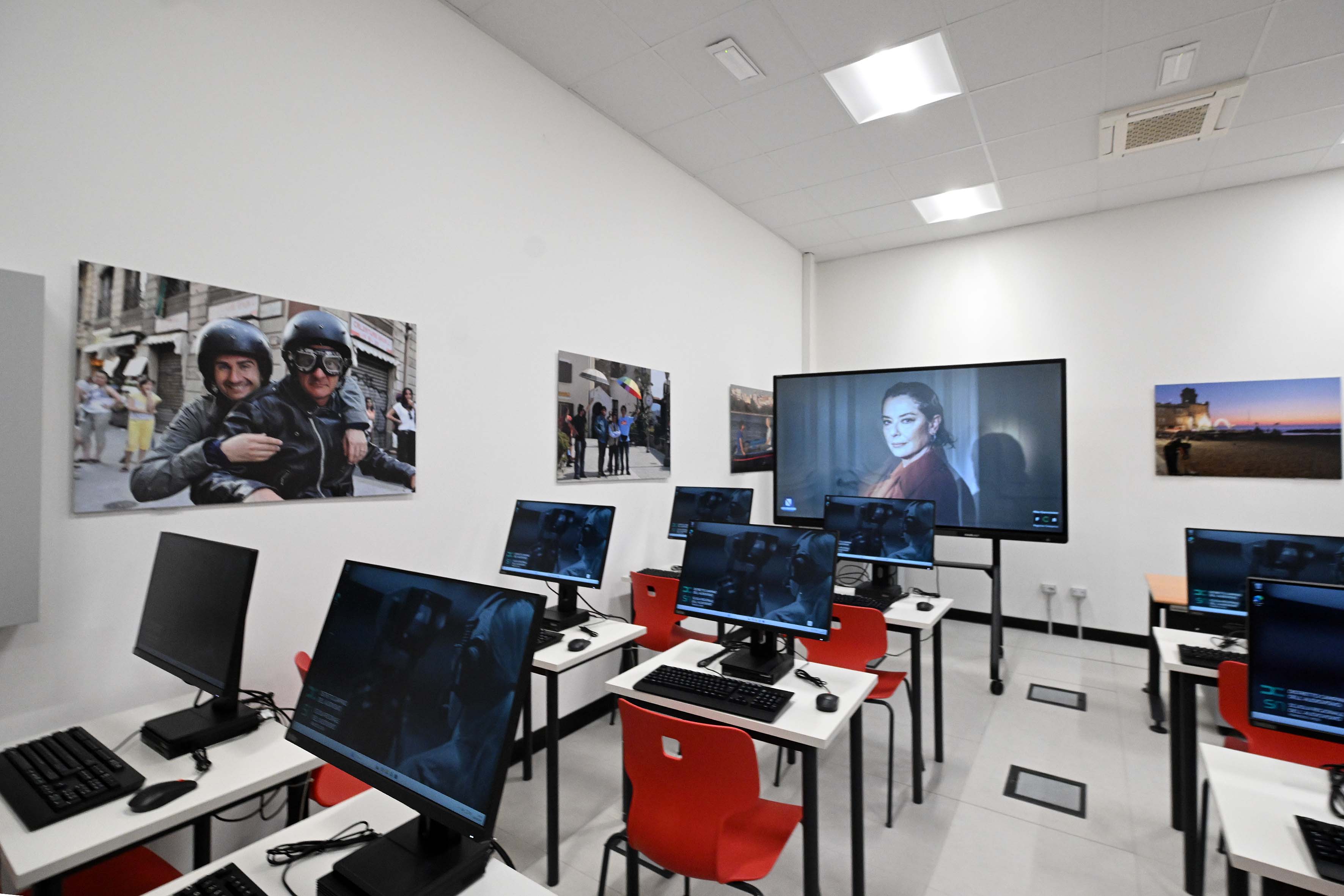 Inaugurazione della prima delle tre aree operative del Distretto Campano dell’Audiovisivo