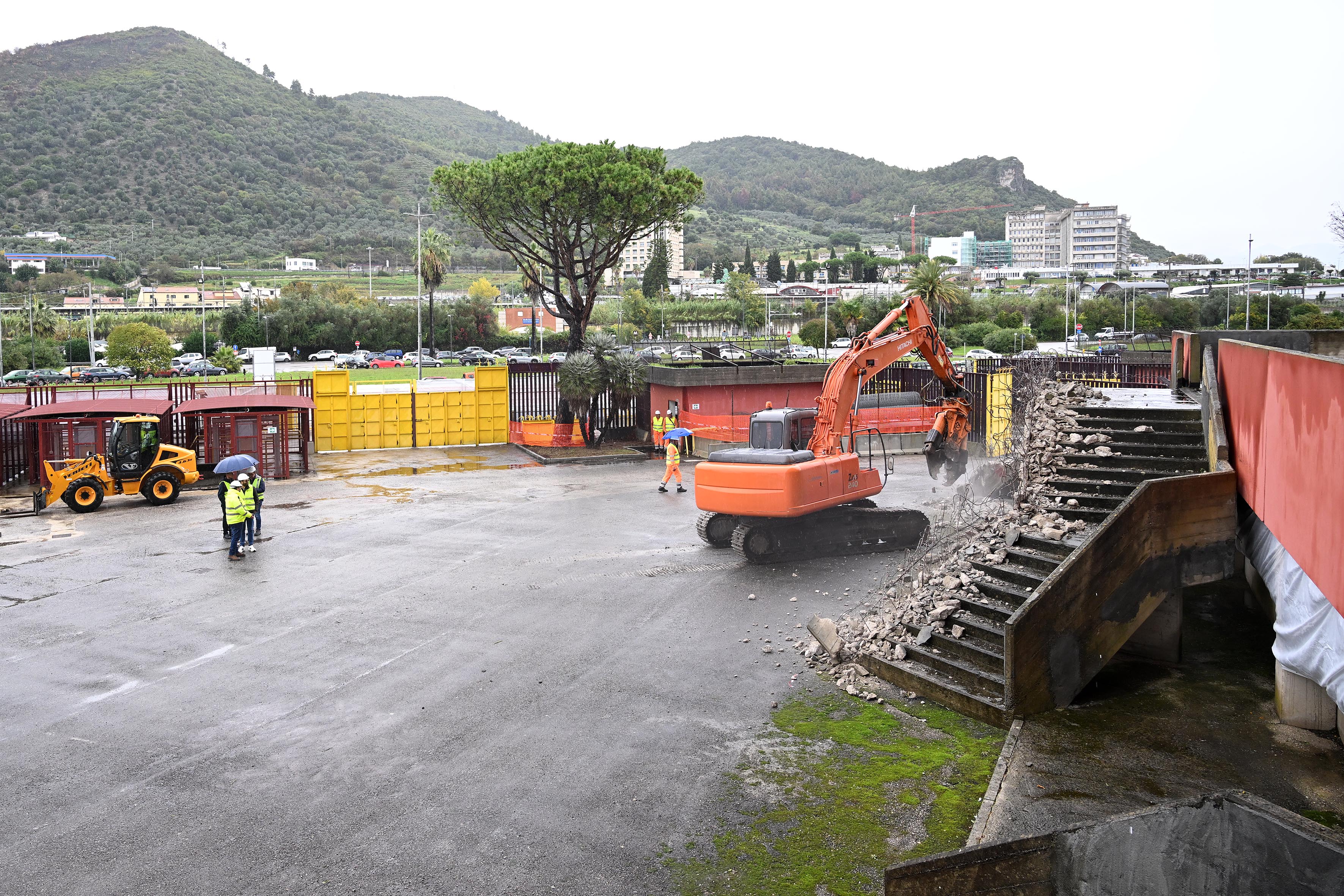21/11/2025 - Avvio demolizioni per il rifacimento dello stadio Arechi